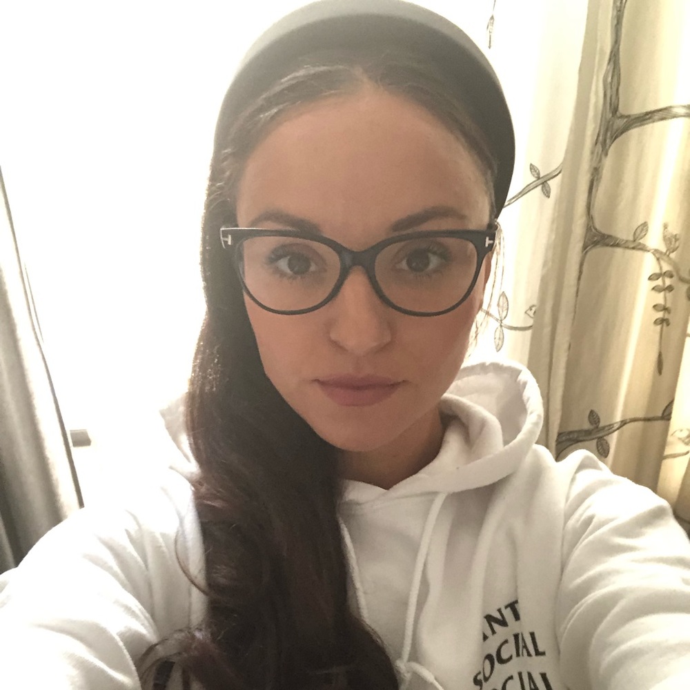 Meet your Posher, Ana